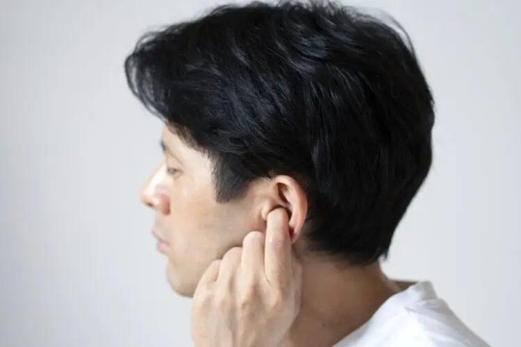 耳毛が生える原因